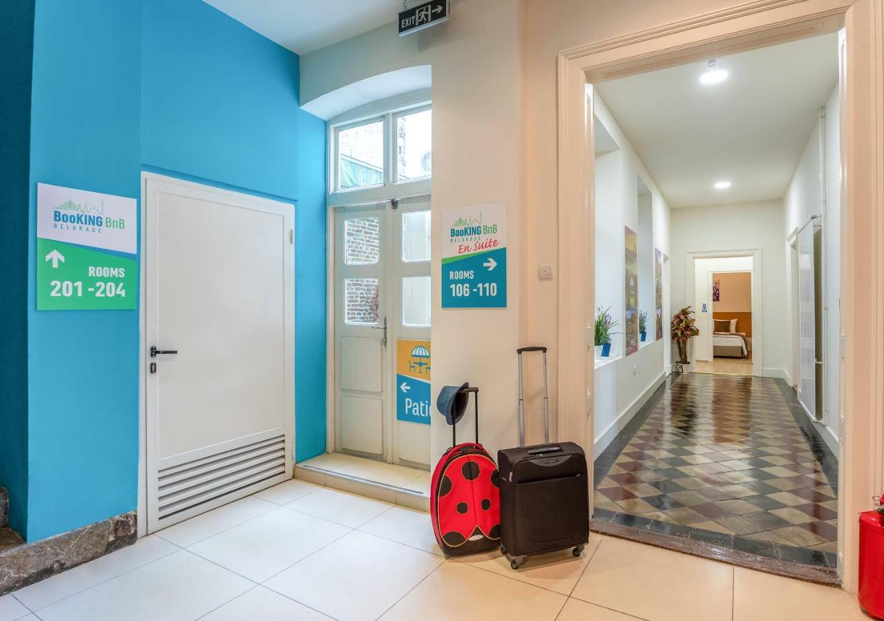 Booking En Suite Belgrad Exteriör bild